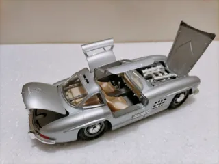Mercedes Benz 300 SL Bburago 1/24