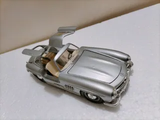 Mercedes Benz 300 SL Bburago 1/24