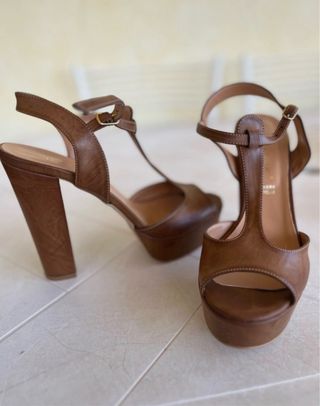 Sandali in vera pelle con tacco