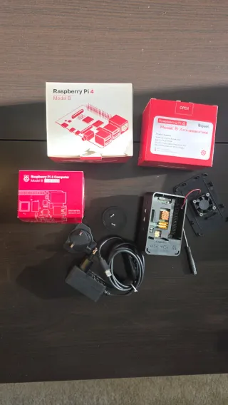 Raspberry Pi 4 B 2GB con caja y alimentador