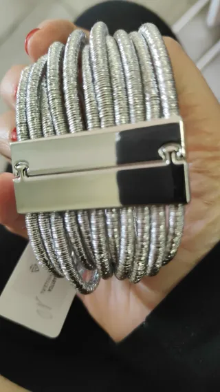 Bracciale multifilo effetto argento