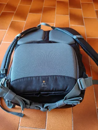 Zaino Lowepro Photo Hatchback BP 150 AW II