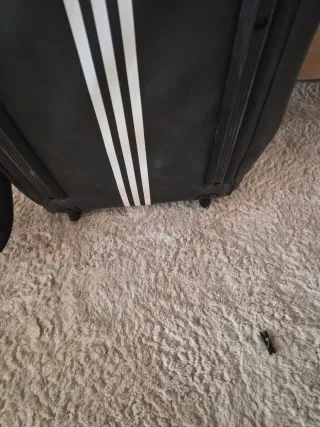 Bolsa deportiva Adidas negra con ruedas para viaje