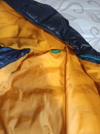 Abrigo Benetton niño1,50o 1,60 negro y amarillo ta