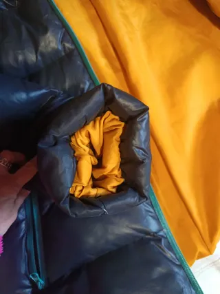 Abrigo Benetton niño1,50o 1,60 negro y amarillo ta