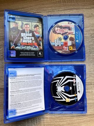 PS5 con lector + 2 mandos + 2 juegos + base de car