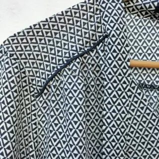 Blusa Kanja Estampada Blanco y Negro