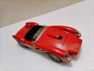 Ferrari 250 Testa Rossa Bburago 1/24