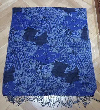 Fular tejido fino azul y negro