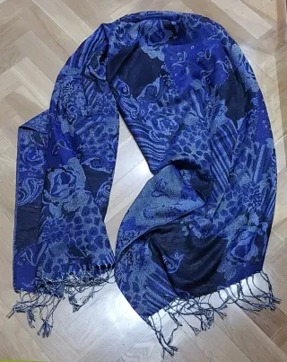 Fular tejido fino azul y negro