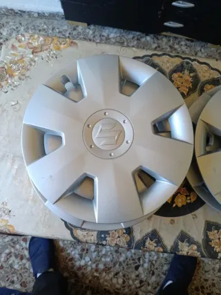 Tapacubos Suzuki Swift 15 originales