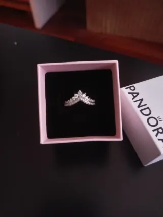 Anillo Pandora Princesa wishbone ring