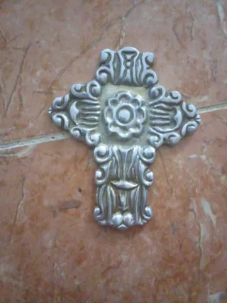 Cruz mexicana decorada plata
