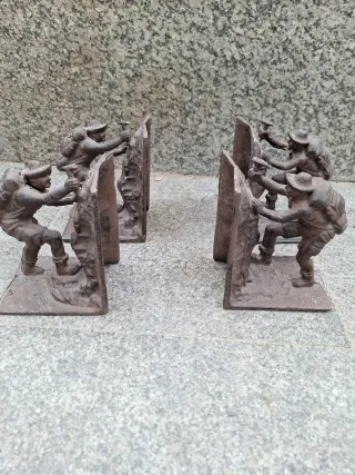 Antichi supporti per libri arrampicatori