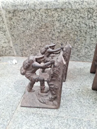 Antichi supporti per libri arrampicatori