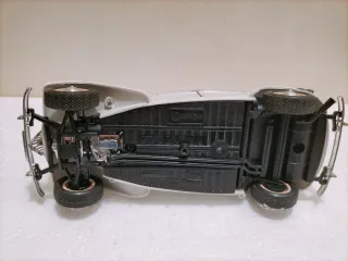 Citroen 15 CV Bburago 1/24