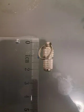 Mini Porta-Chaves Metálico / Cápsula Secreta