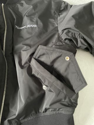 Bomber Tommy Jeans Negra Mujer