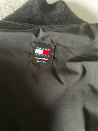 Bomber Tommy Jeans Negra Mujer