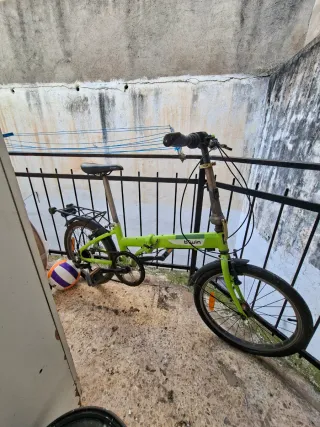 Bicicleta plegable verde