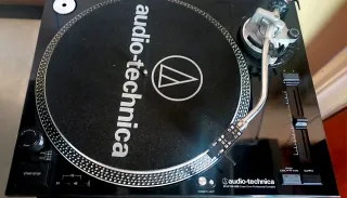 Audio-Technica AT-LP120 Tocadiscos Negro