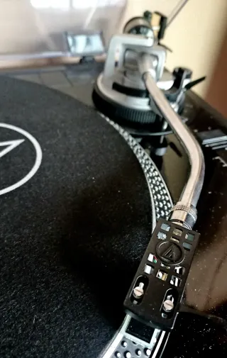 Audio-Technica AT-LP120 Tocadiscos Negro