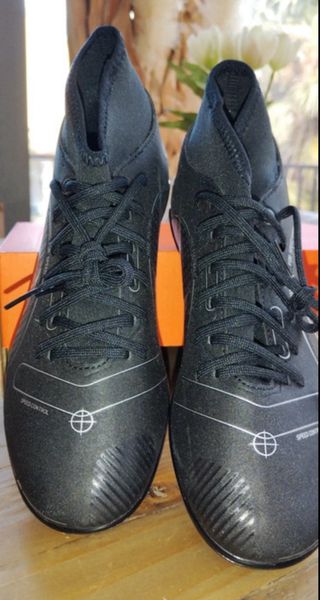Botas Fútbol Nike Mercurial Talla 39 Sin estrenar.