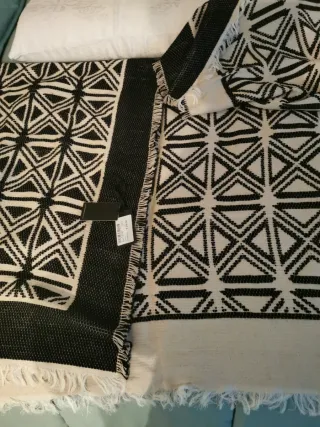 Mantella Elisabetta Franchi nera e bianca con fran