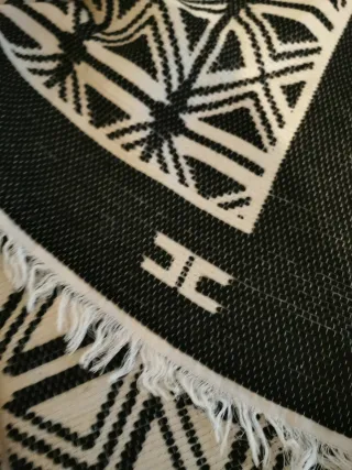 Mantella Elisabetta Franchi nera e bianca con fran