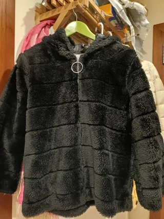 Cazadora pelito negra con cremallera