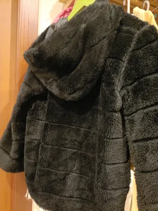 Cazadora pelito negra con cremallera
