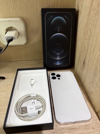 iPhone 12 Pro Bianco e Argento