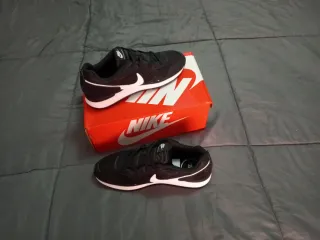 Zapatillas Nike venture runner. Nuevas a estrenar.