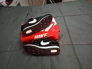 Zapatillas Nike venture runner. Nuevas a estrenar.