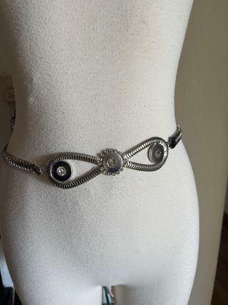 Cinturón ajustable plateado