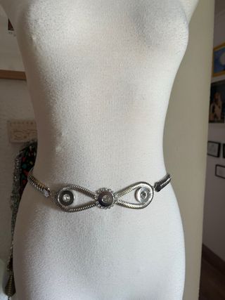 Cinturón ajustable plateado