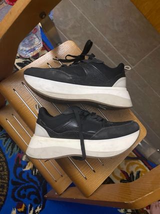 Caftán Marroquí  y color beis ￼plateado y zapatos