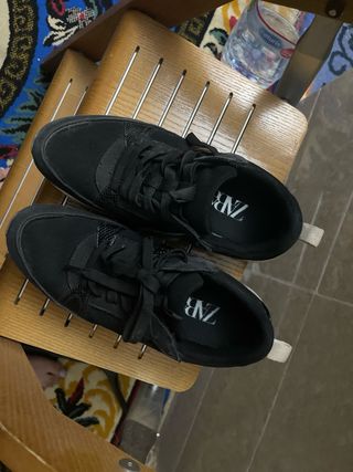 Caftán Marroquí  y color beis ￼plateado y zapatos