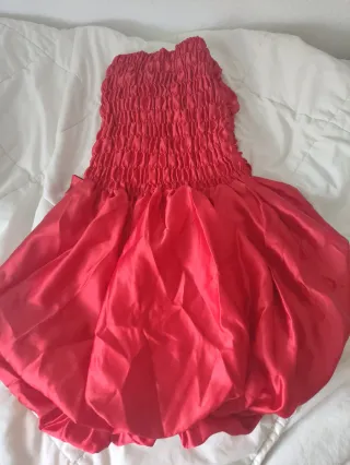 Vestido de fiesta rojo y torera
