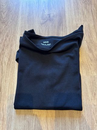 Blusa Negra Manga Larga Talle XS Mango