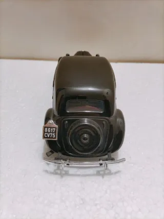 Citroen 15 CV Bburago 1/24