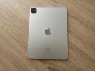 iPad Pro 11 - 4ª Gen (2022) + Teclado Logitech