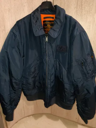 Chaqueta Alpha Industries CWU Azul