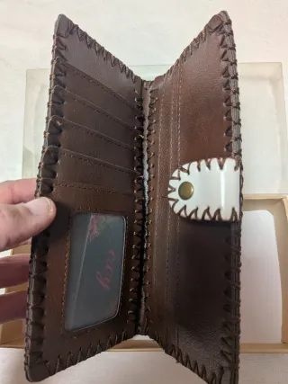 Portafogli con design a farfalla