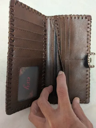 Portafogli con design a farfalla