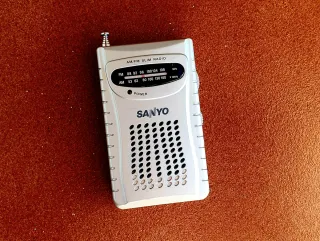 Radio transistor de bolsillo Sanyo RP-57
