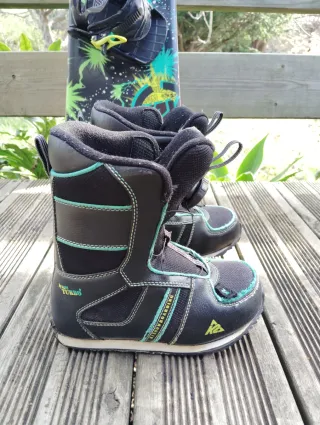 Tavola da snowboard K2 e scarponi per bambini