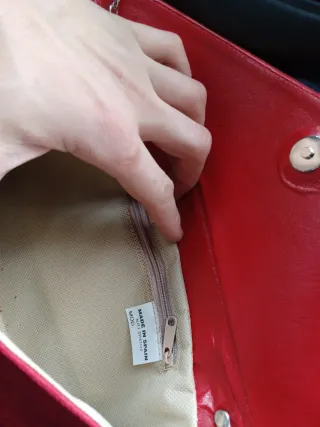 Bolso de mano rojo