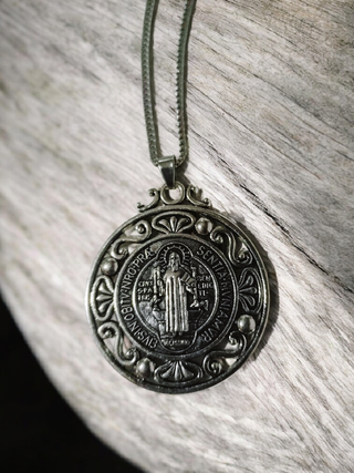 Collar San Benito chapado plata antigua.60cm.