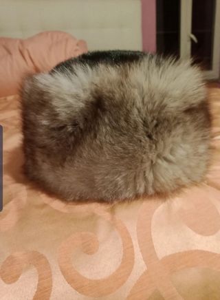 Cappello pelliccia volpe grigio e nero